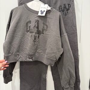 NWT Disney x Gap sweatsuit full set